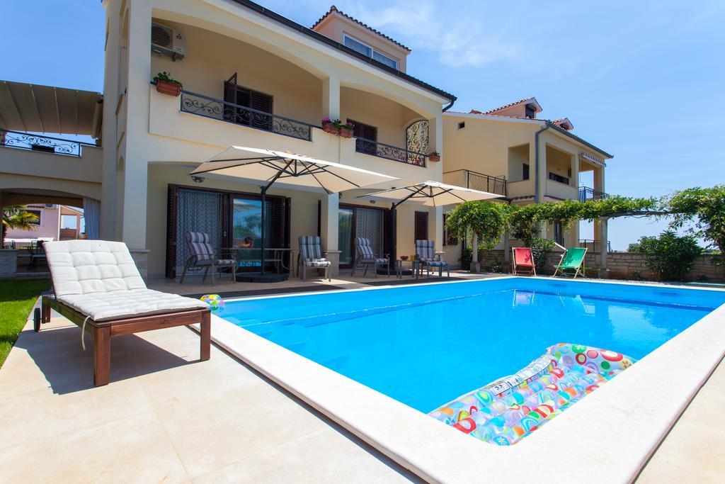 Premium Central Apartments Vrsar Exterior photo